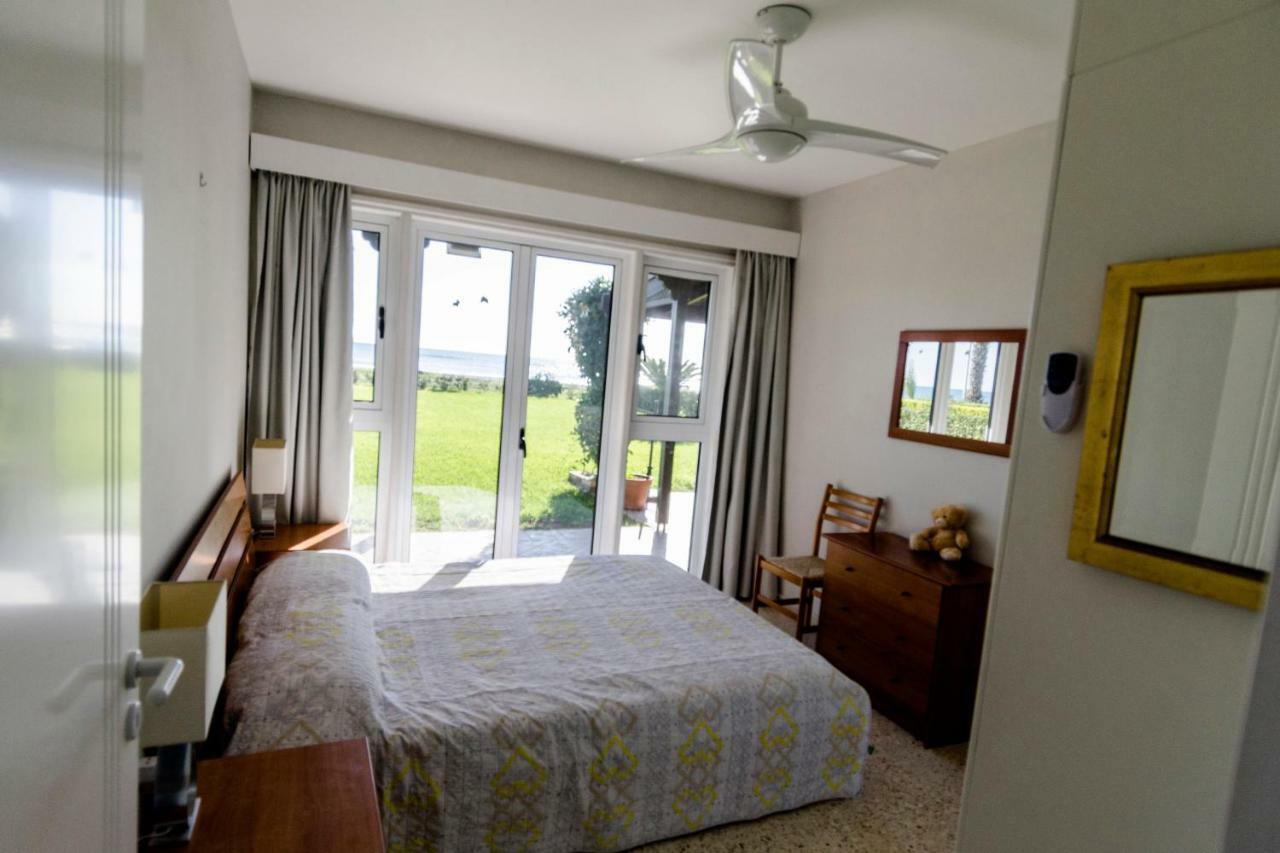 Blue Bay Beach House 拉纳卡 外观 照片