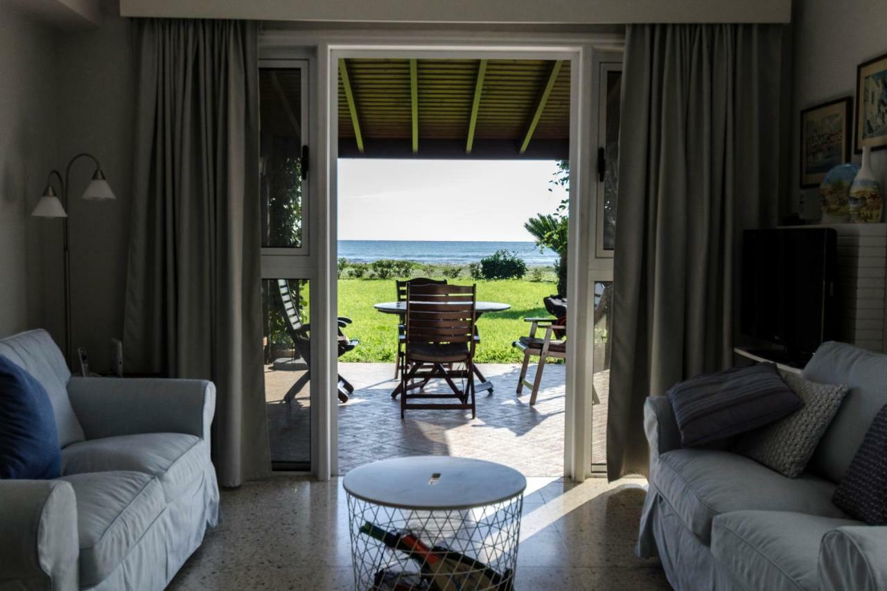 Blue Bay Beach House 拉纳卡 外观 照片